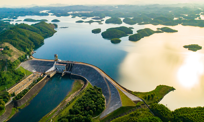 picture of a dam